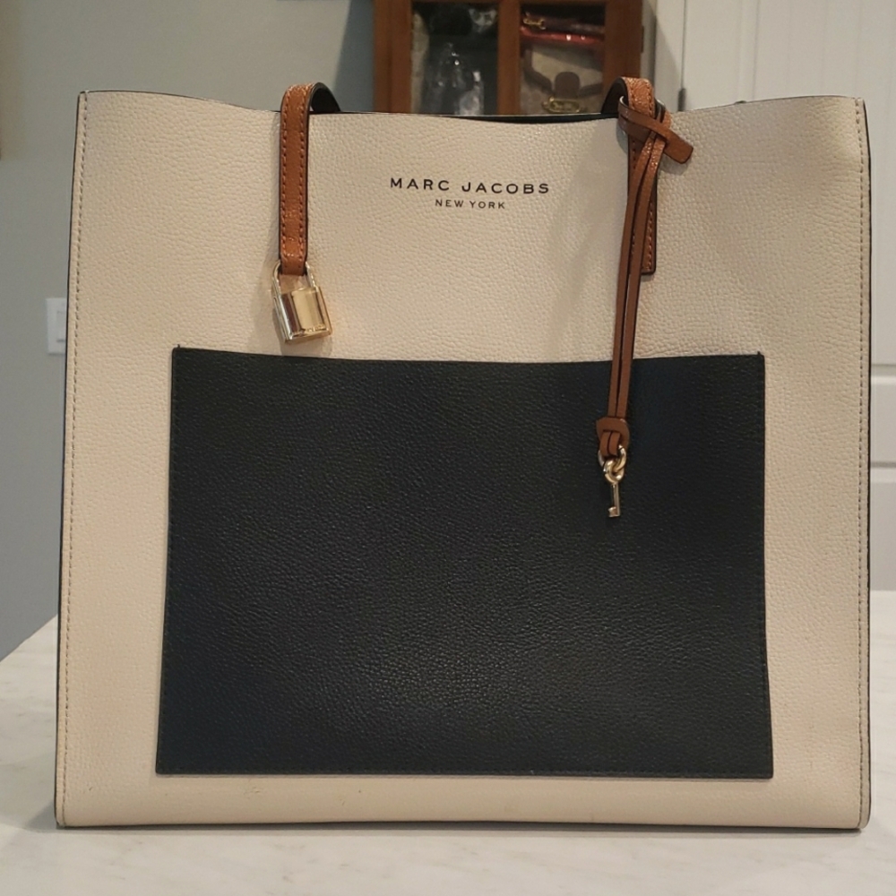 Marc Jacobs Beige/Black/Green/Tan Tote Bag Size Large